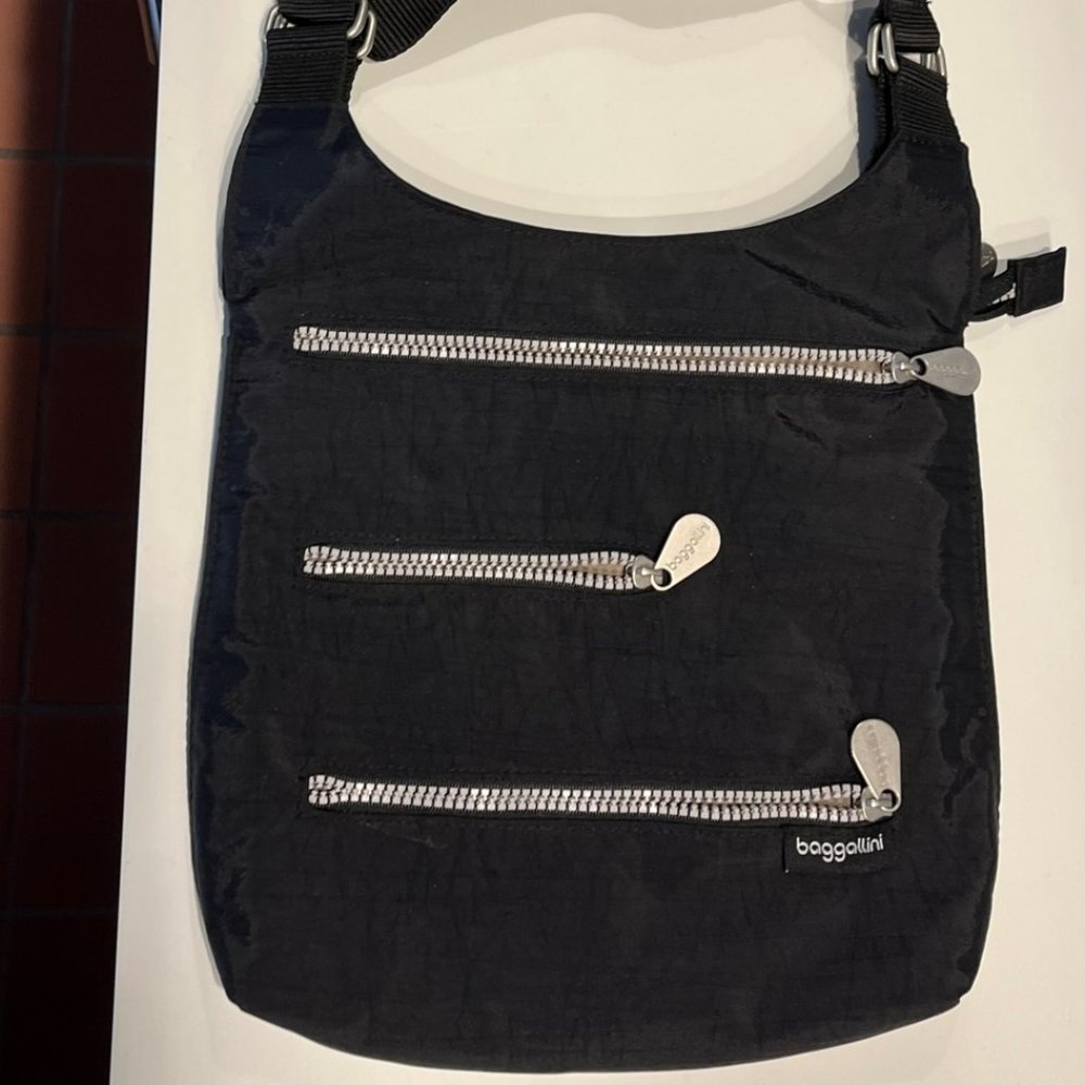 Bag, Baggallini Cross Body, New, Black